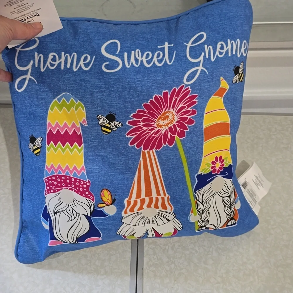 Mainstays Outdoor‎ Throw Pillow Gnome Swwt Gnome NWT